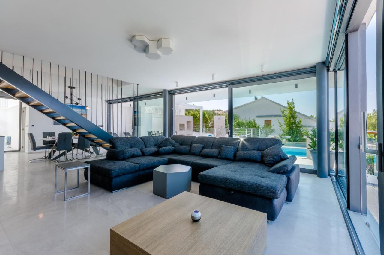סוטיבאן Villa Vitae & Villa Pax מראה חיצוני תמונה