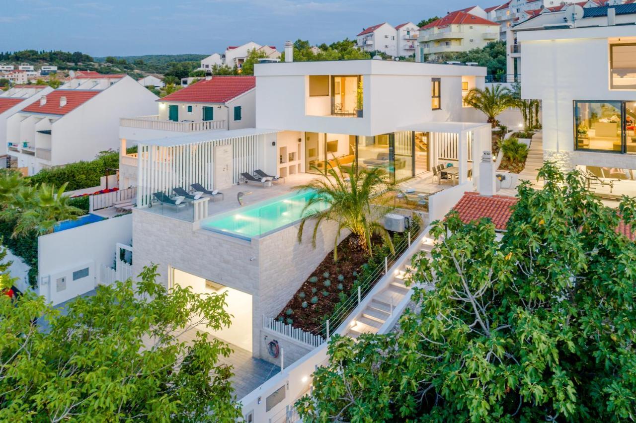 סוטיבאן Villa Vitae & Villa Pax מראה חיצוני תמונה