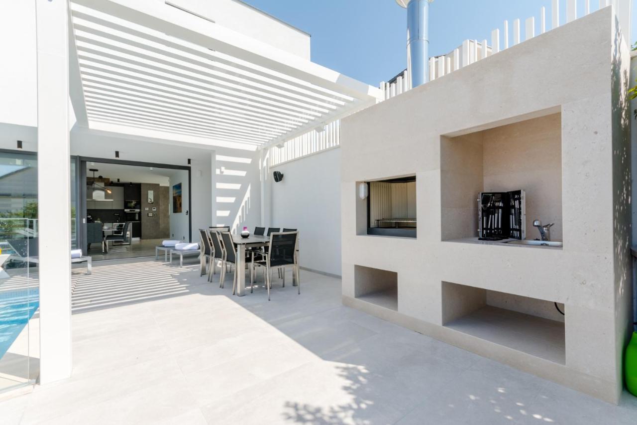סוטיבאן Villa Vitae & Villa Pax מראה חיצוני תמונה
