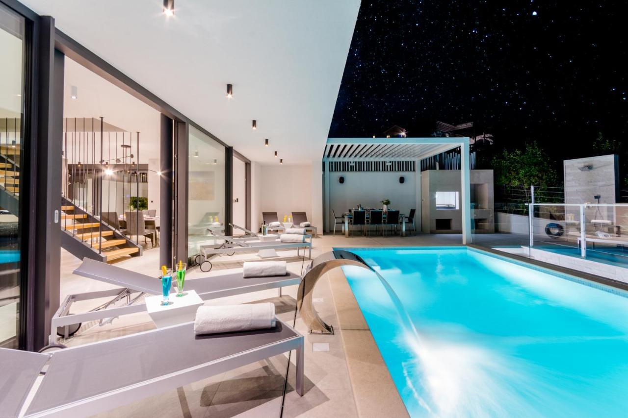 סוטיבאן Villa Vitae & Villa Pax מראה חיצוני תמונה