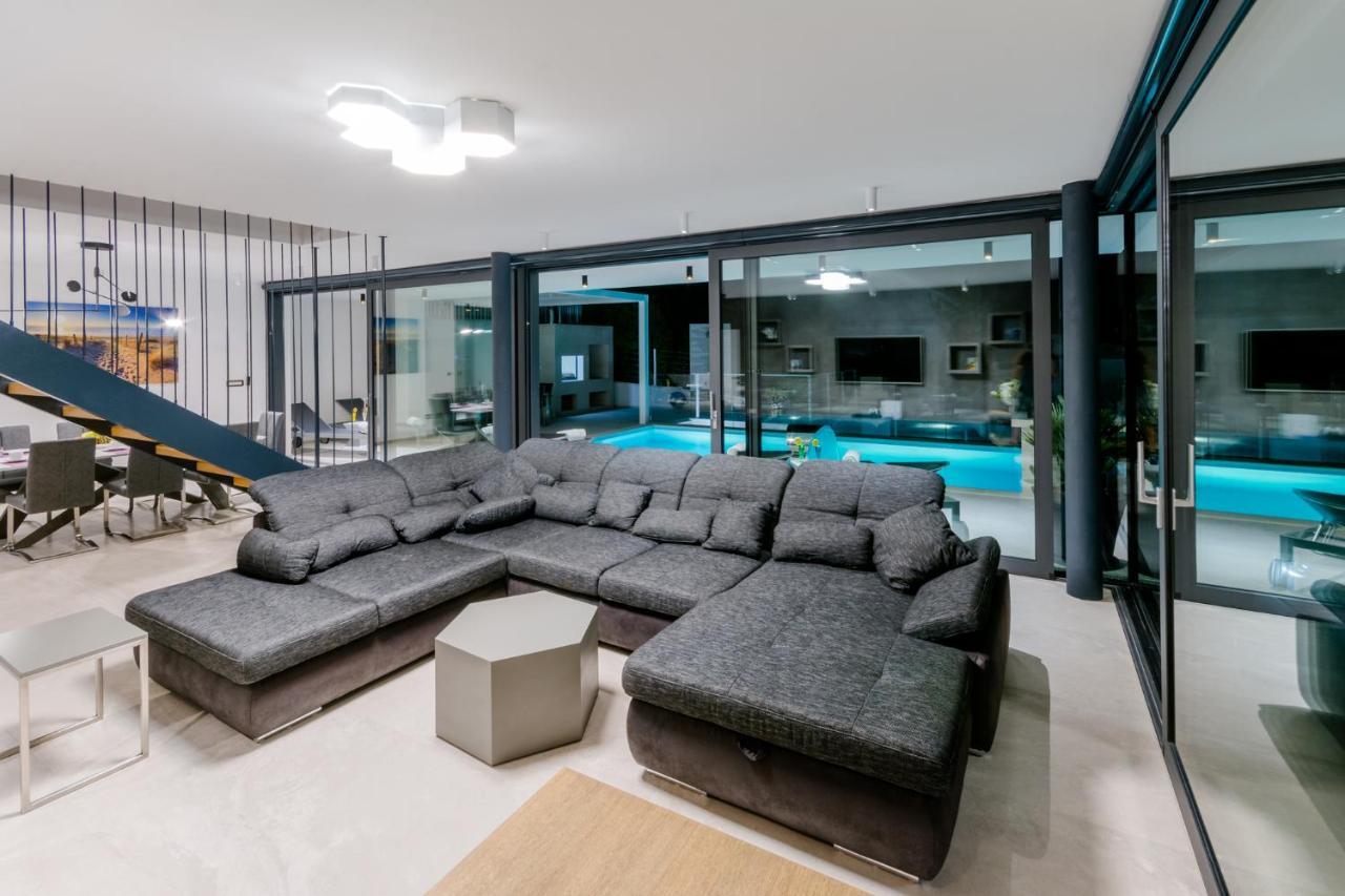 סוטיבאן Villa Vitae & Villa Pax מראה חיצוני תמונה